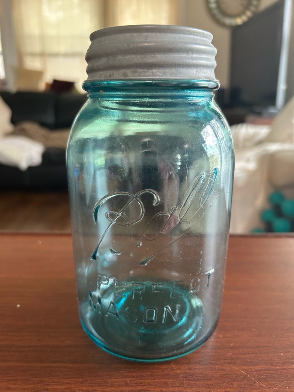 Vintage Blue glass Ball Perfect Mason Jar with zinc screw top lid. 1 quart size